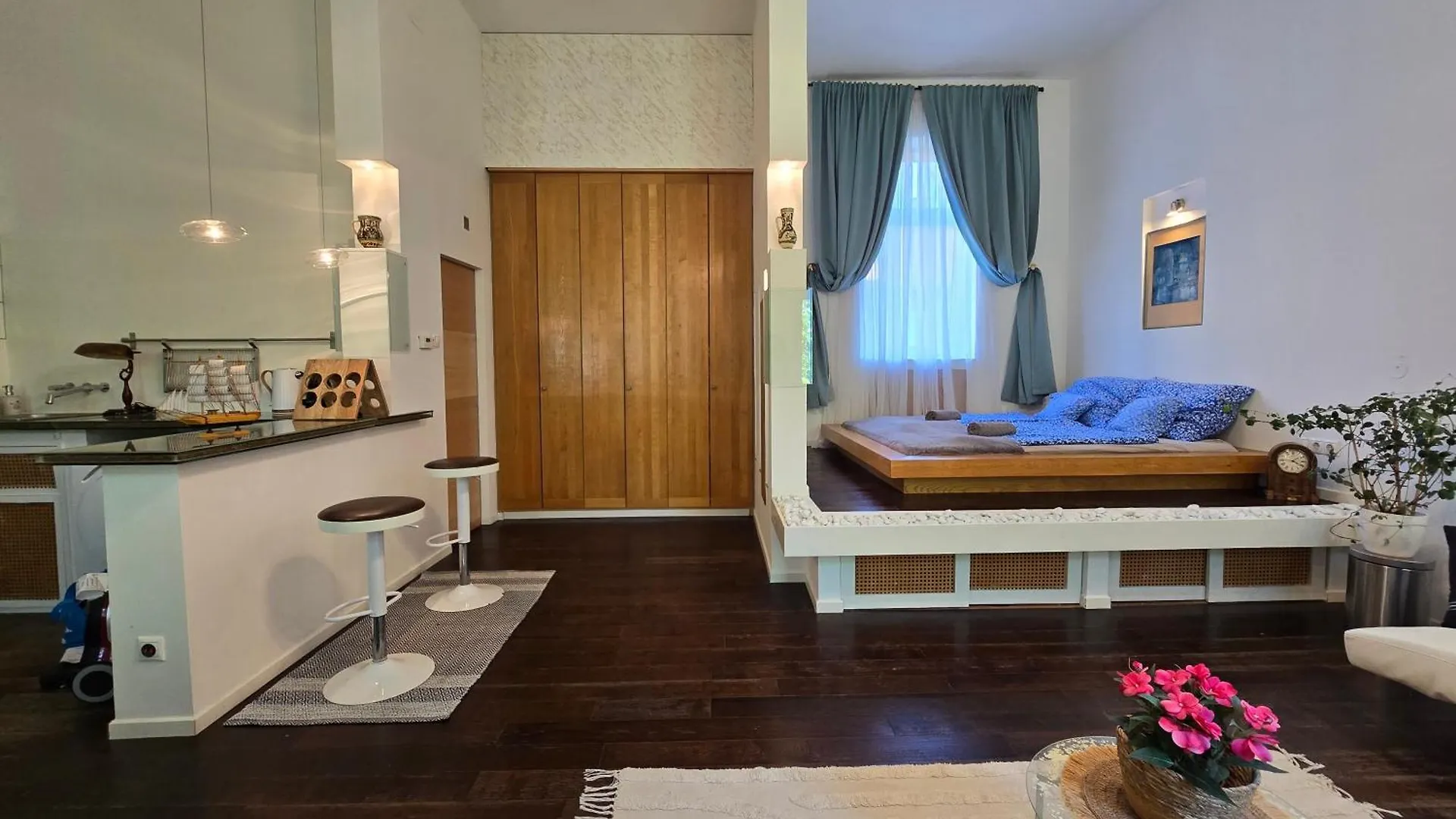 Andrassy Loft Near The City Park - Heroes' Square Будапешт 0*,  Венгрия